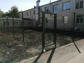 3D заборы для школы 15 метров фото в Родниках