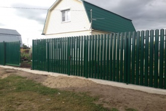 Забор из евроштакетника на ленточном фундаменте 70 метров фото в Родниках