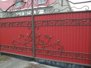 Кованые заборы с профнастилом 150 метров фото в Родниках
