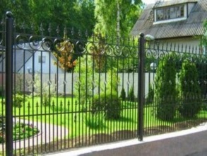 Кованые заборы на ленточном фундаменте 80 метров фото в Родниках